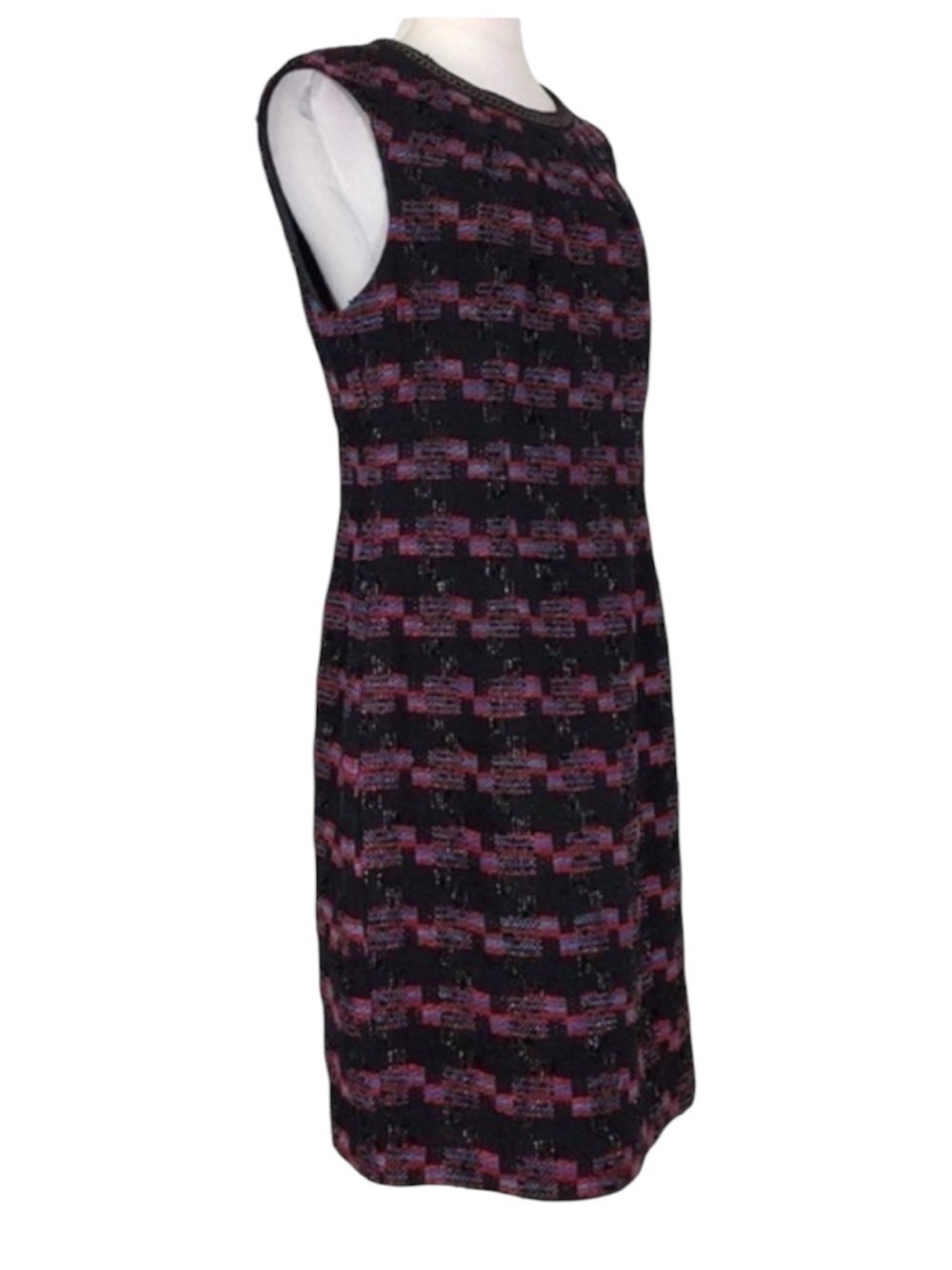 TRINA TURK SHEATH BLACK RED BLUE SLEEVELESS LINED CHAIN LINK NECK CREW DRESS 10